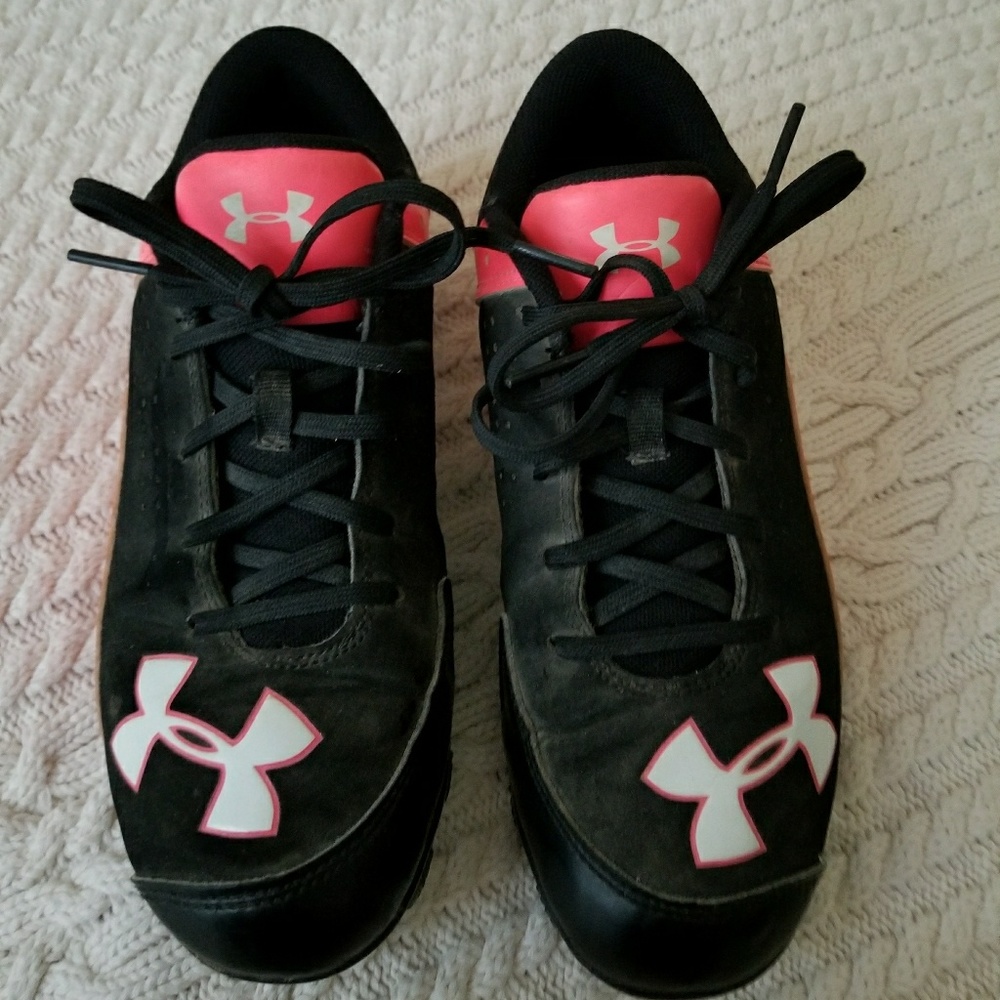 Under armour girls cleats size 3 used twice